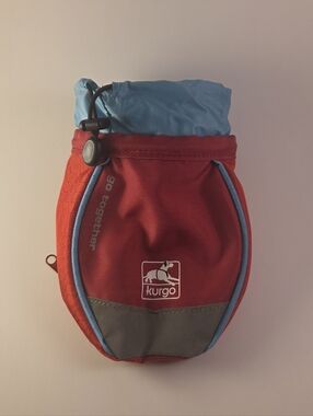 Kurgo Red & Light Blue Hands-Free Treat Pouch